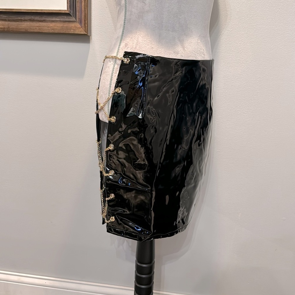 Hera collection celebrity faux leather gold chain mini skirt NWT S